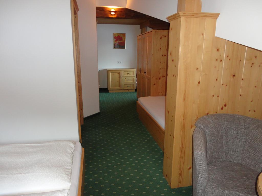 Hotel Garni Klocker Kaltenbach Habitación foto