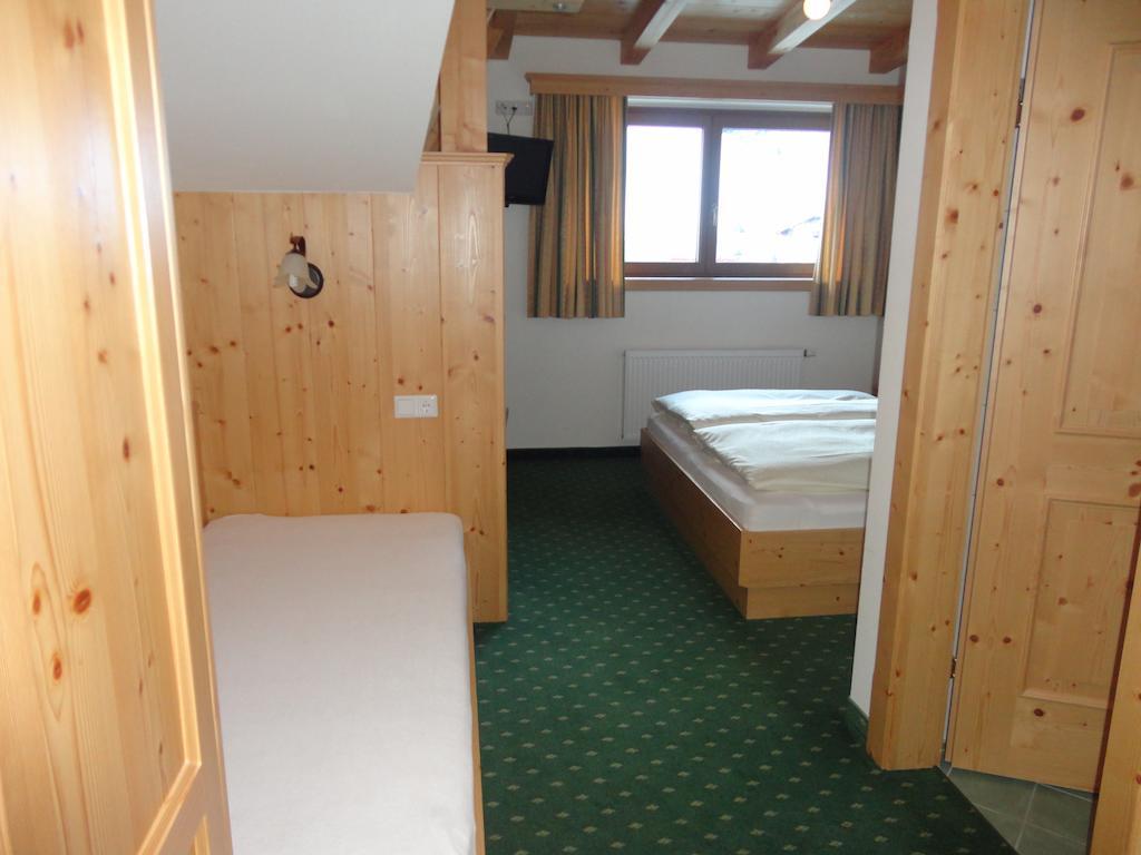 Hotel Garni Klocker Kaltenbach Habitación foto